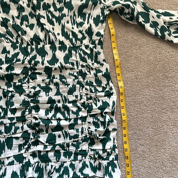 Cupshe Green Abstract Leopard Print Poet Sleeve Shirred Mini Dress Size Large - Picture 6 of 9